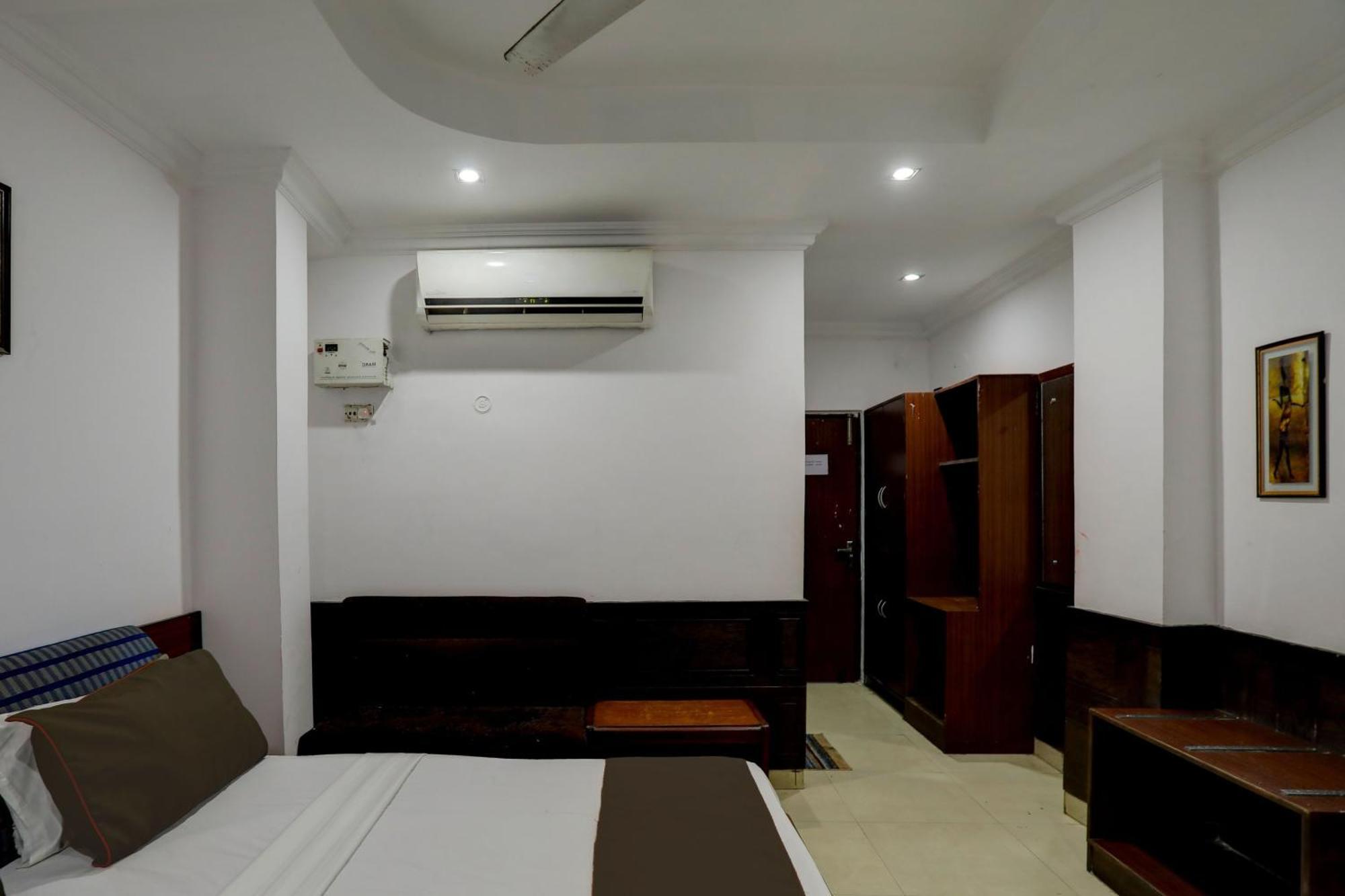 Hotel Monarch Inn Lucknow Exterior photo