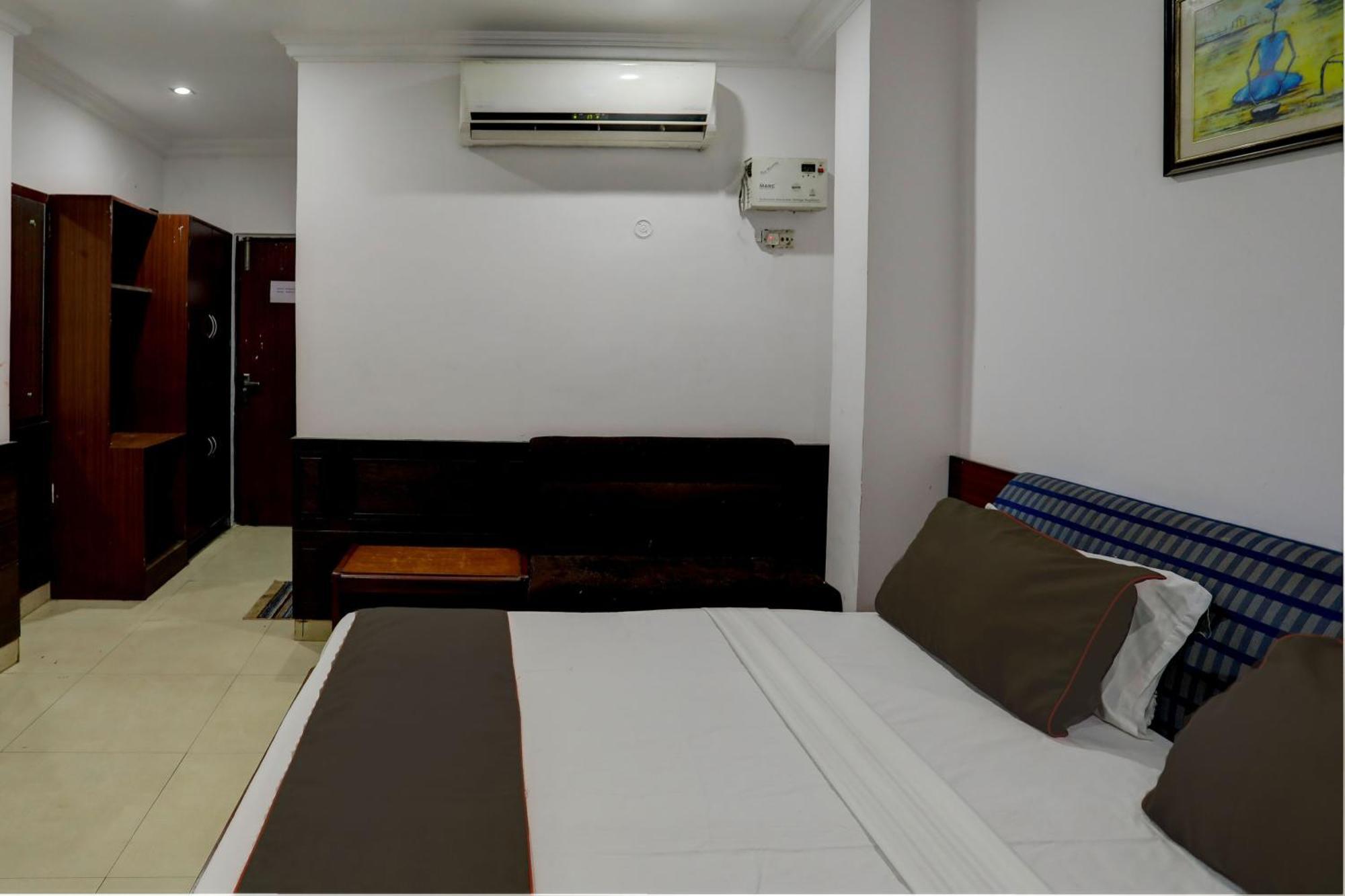 Hotel Monarch Inn Lucknow Exterior photo