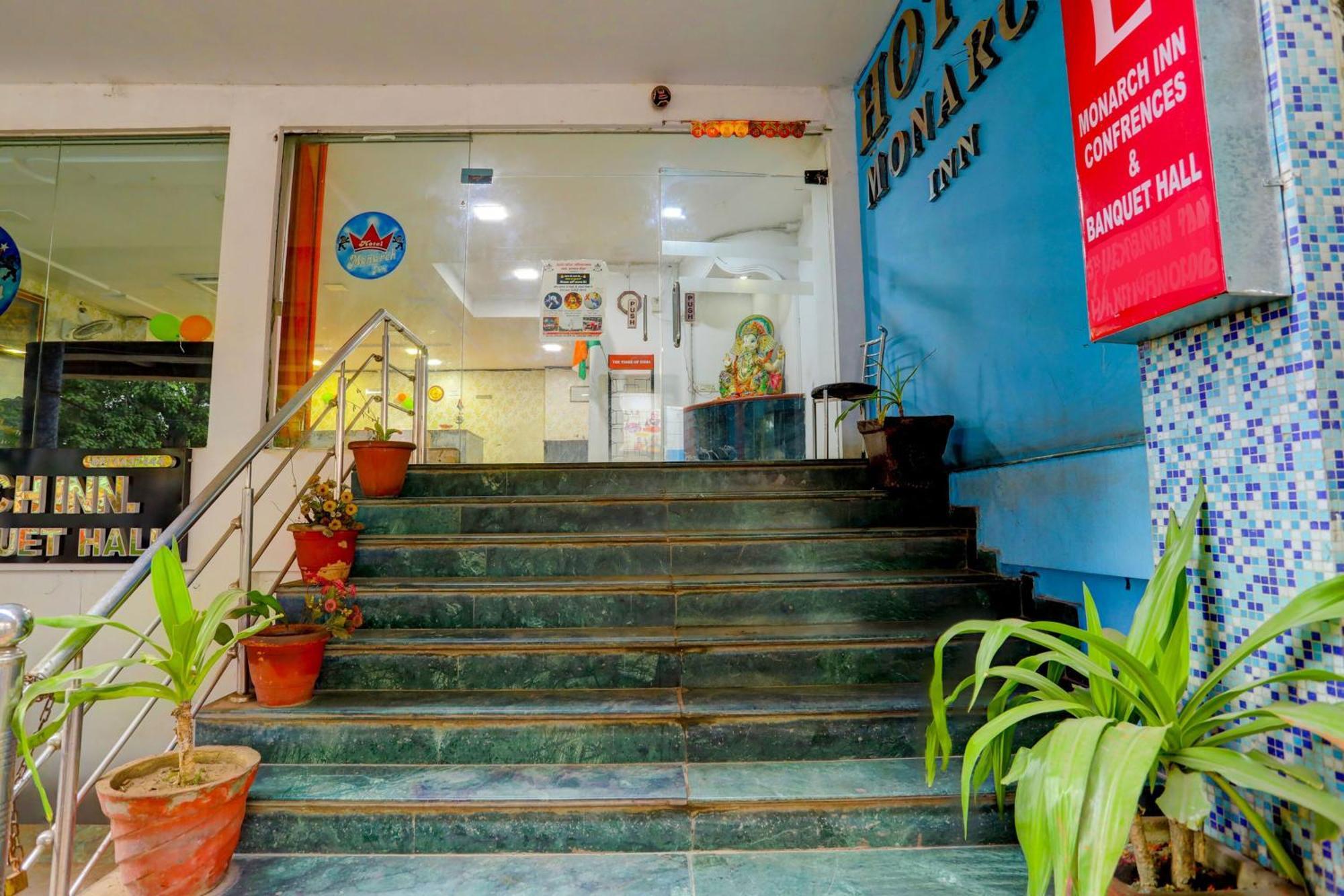 Hotel Monarch Inn Lucknow Exterior photo