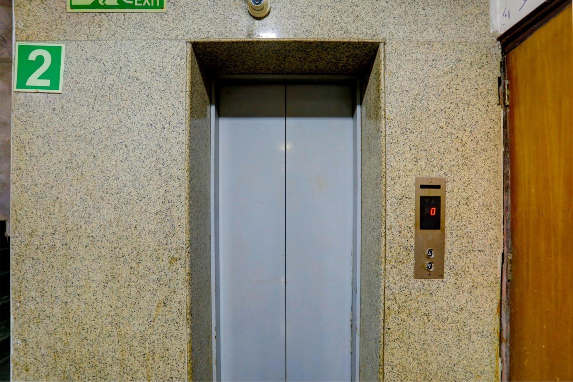 Hotel Monarch Inn Lucknow Exterior photo