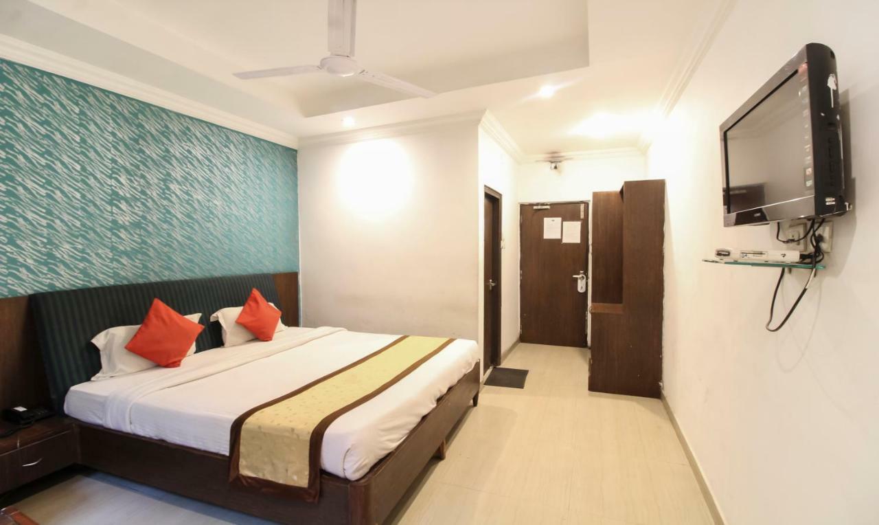 Hotel Monarch Inn Lucknow Exterior photo