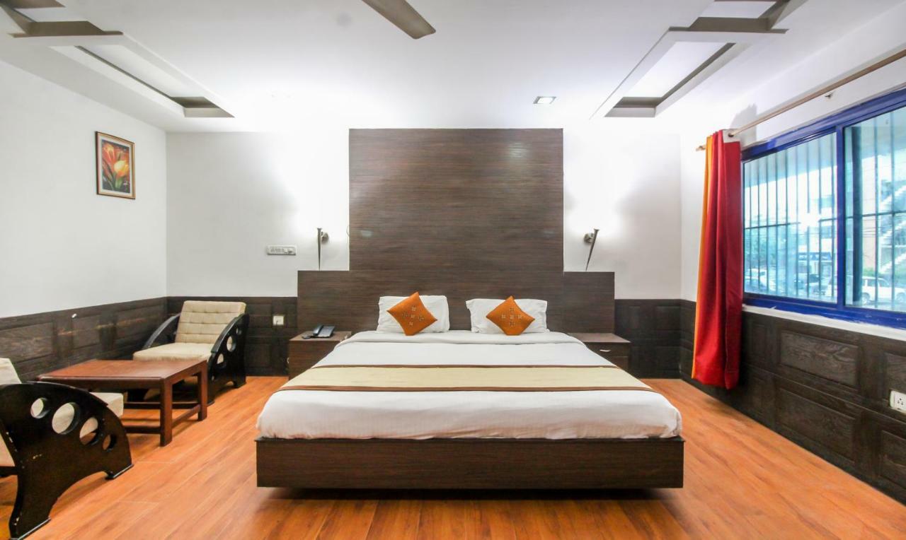Hotel Monarch Inn Lucknow Exterior photo