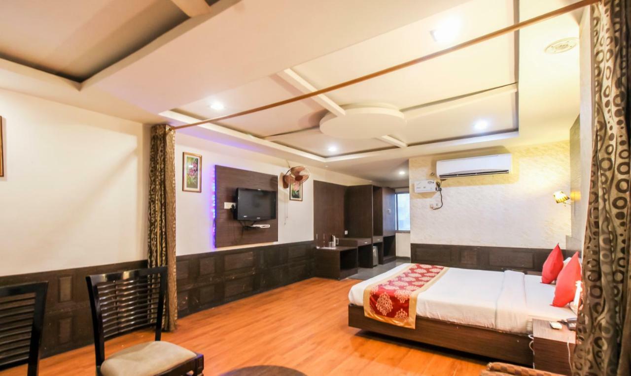 Hotel Monarch Inn Lucknow Exterior photo